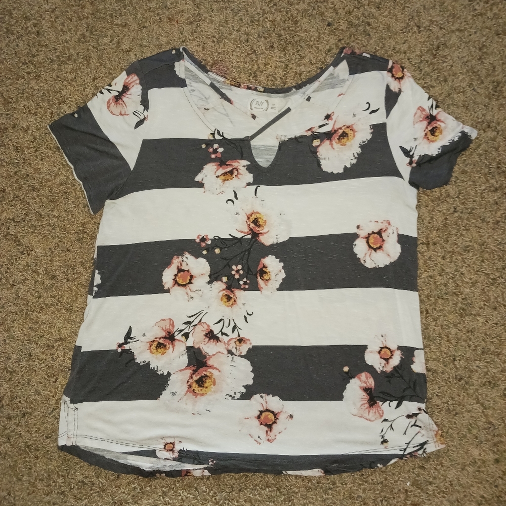 Maurices, Women's Top, Floral, Size M